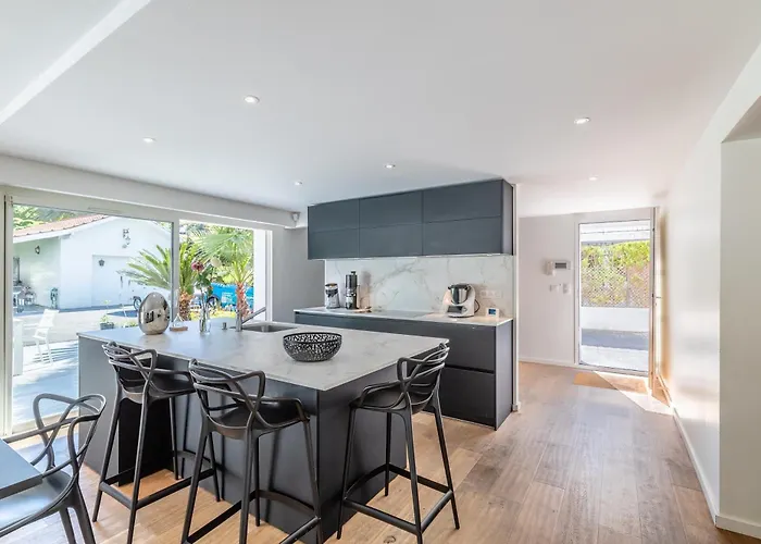 Noa - Superbe Piscine 8 Personnes *